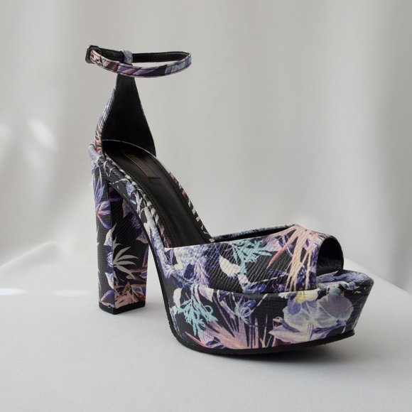 NEW SCHUTZ Leather Floral Platforms - Picture 2 of 9